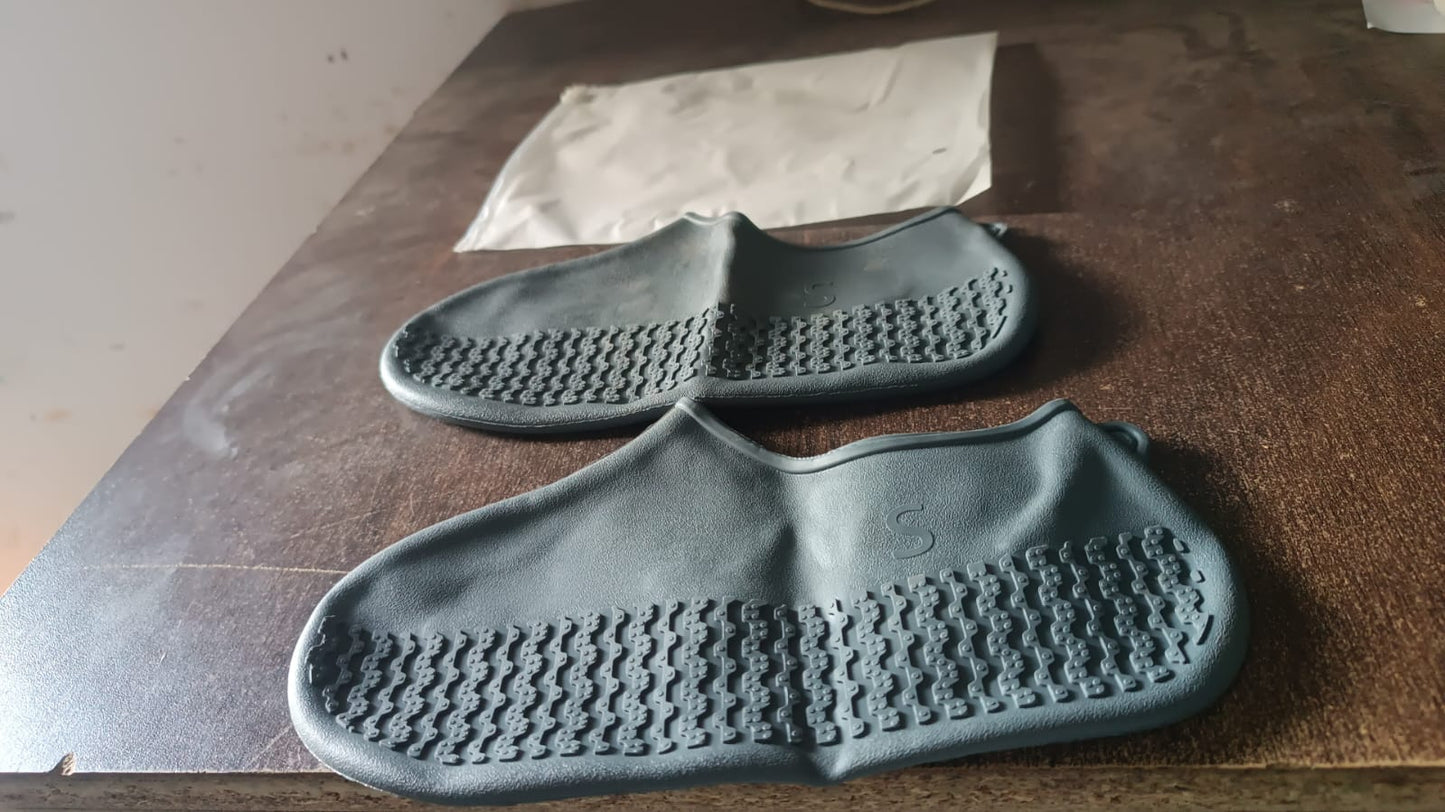 Non-slip Silicone Reusable Waterproof Cover (1 Pair Small Mix Color)